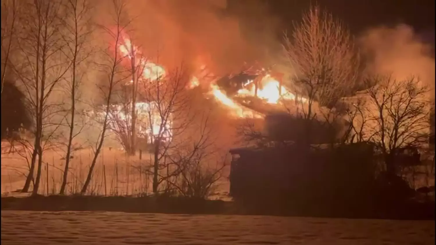 Pożar zabudowań gospodarczych w Lipinkach (15 stycznia 2026)