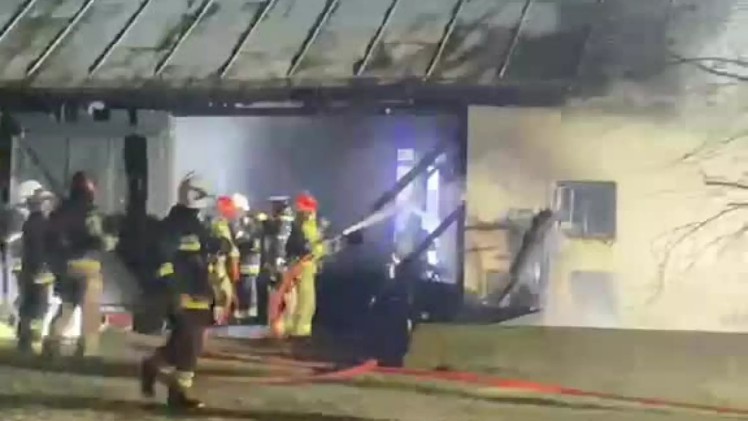 Pożar budynku gospodarczego w Krygu cz. 1/2 (27 lutego 2026)